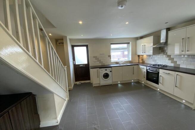 kitchen/dining room 