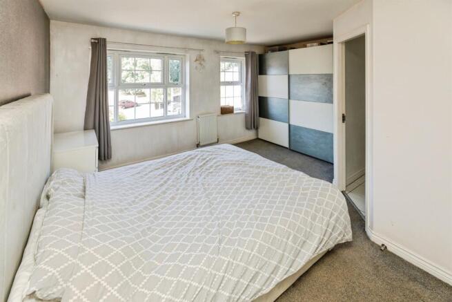 3 bed Terraced for sale Image 5
