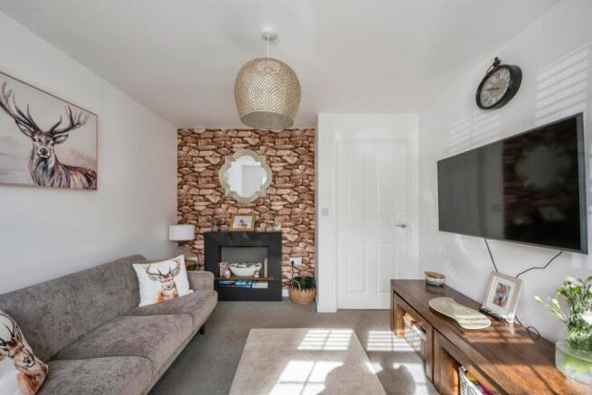 2 bed Semi-Detached for sale Image 6