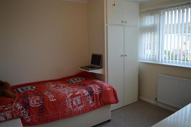 BEDROOM 2