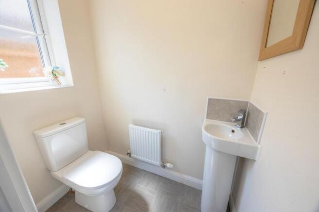 4 bed Detached for sale Image 10