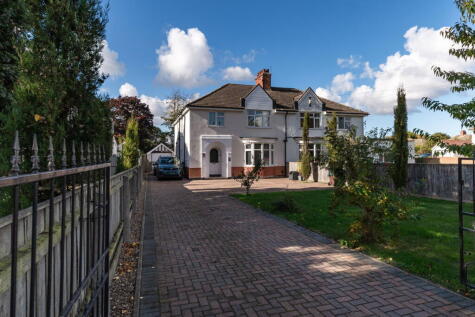 Scartho Road, Grimsby, DN33 2BS