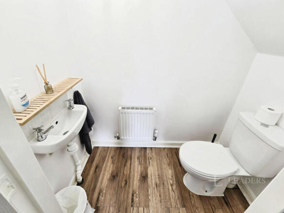3 bed Semi-Detached to rent Image 7