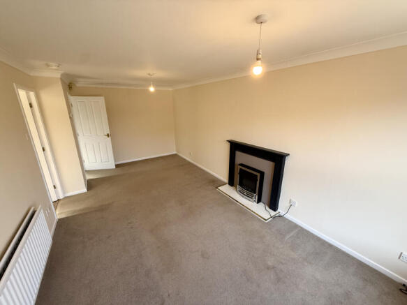 2 bed Semi-Detached Bungalow for sale Image 8