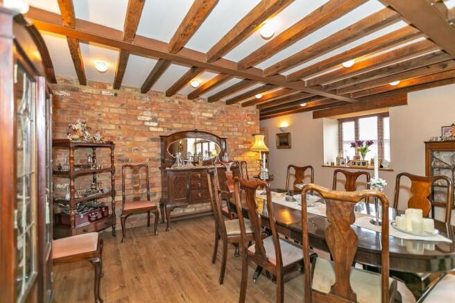 Lounge/Dining Room