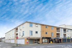 10, Rowan House, Holbrook Way, Swindon SN1 5BY