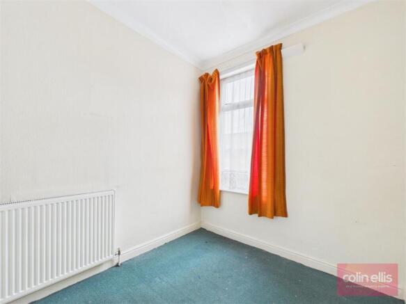 4 bed Semi-Detached for sale Image 11