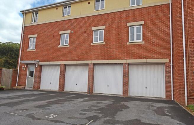 Garage & Parking