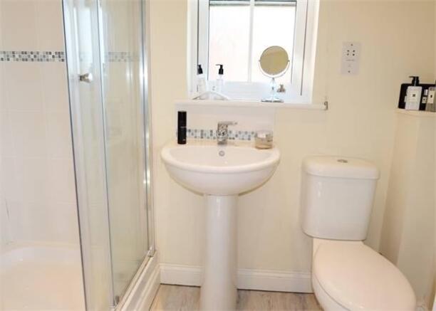 En-suite to master