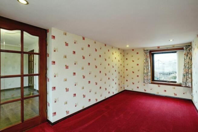 Bed 3 / Dining Room