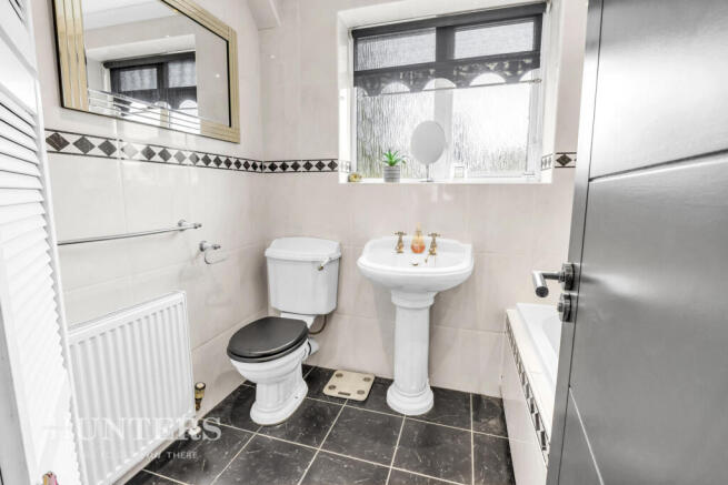 3 bed Semi-Detached Bungalow for sale Image 11