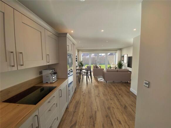 3 bed Semi-Detached for sale Image 4