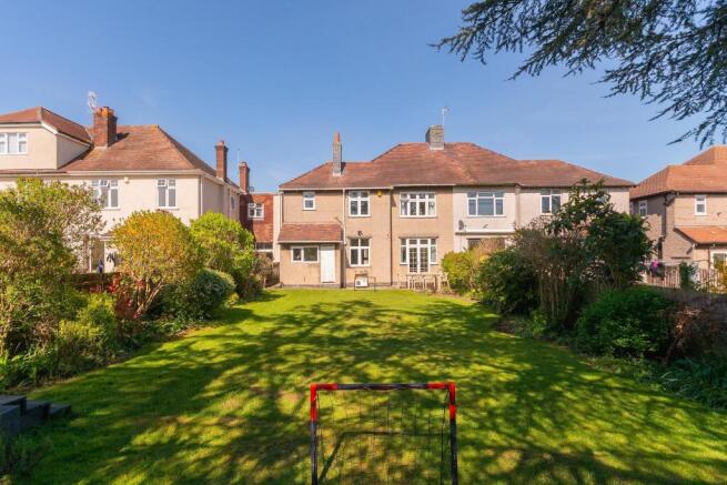 2T8CHE - External G.jpg