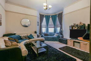 19, 27 Balmoral Court, St John's Road, Bournemouth BH5 1EQ