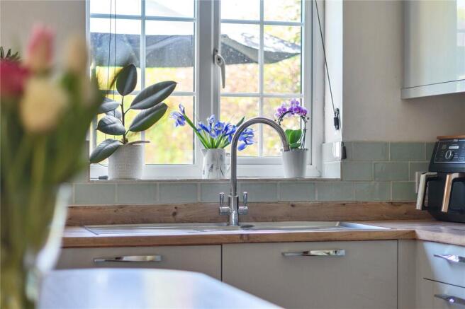 Lower Manor Road, Godalming, Surrey, GU7 photo 4