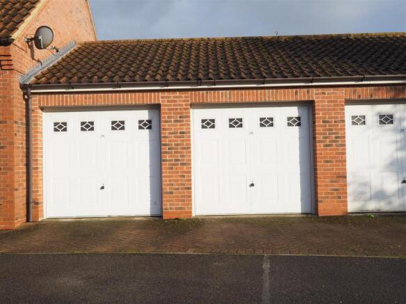 DOUBLE GARAGE 460