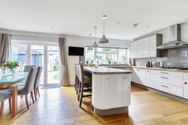 Kitchen/Dining room