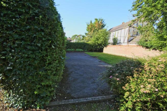 8 Tennison Court COTTINGHAM (6)_lzn.jpg
