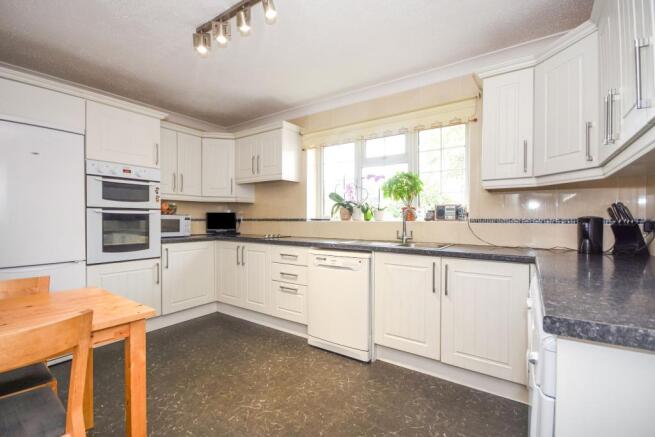 Kitchen/Breakfast Ro