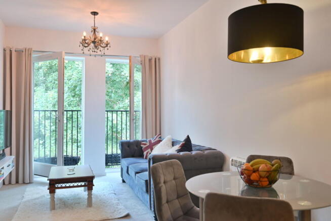 2 bed Flat for sale Image 11