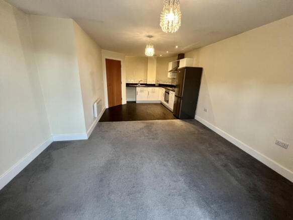 2 bed Flat to rent Image 4