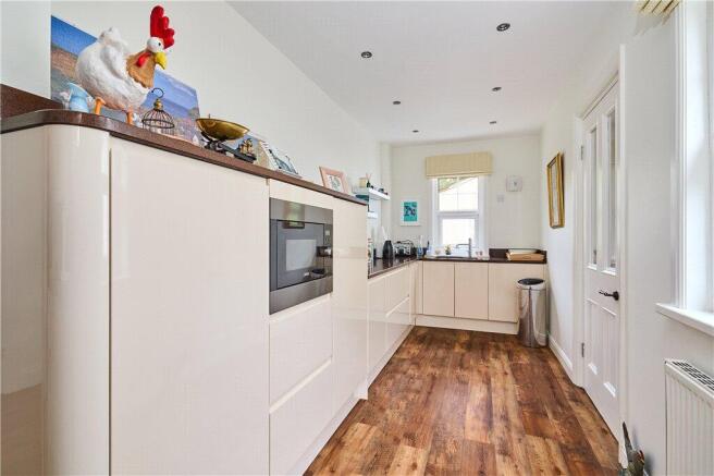 4 bed Semi-Detached for sale Image 8
