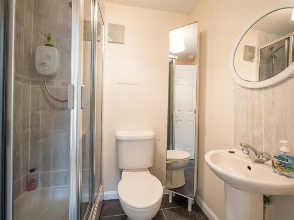 15 flat 16 easter dalry road-16.jpg