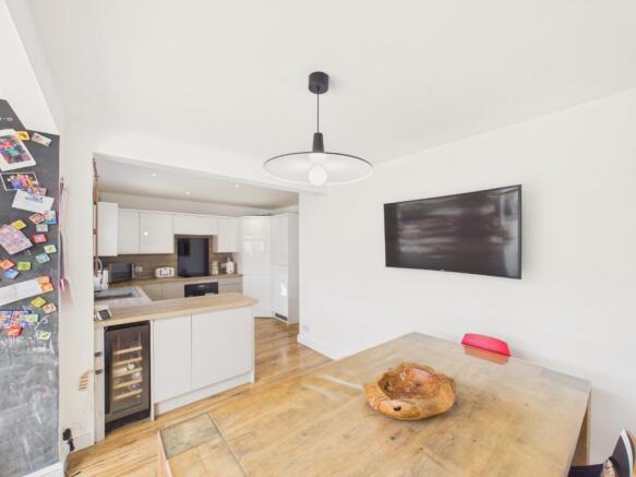 3 bed Semi-Detached for sale Image 6