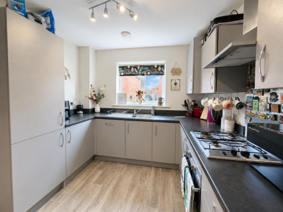 3 bed Semi-Detached for sale Image 5