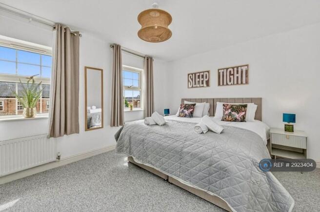 4 bed Terraced to rent Image 6