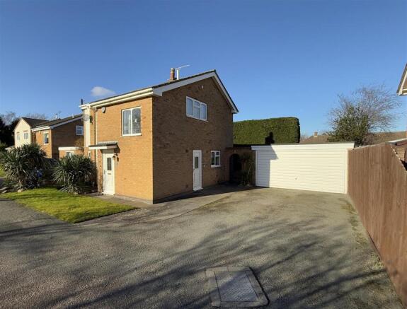 Driveway & Garage.JPG