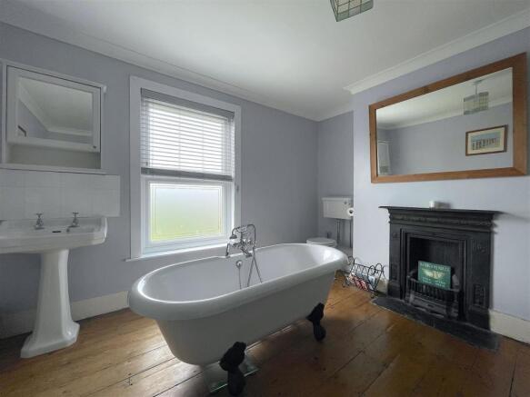 Bathroom (3).jpeg