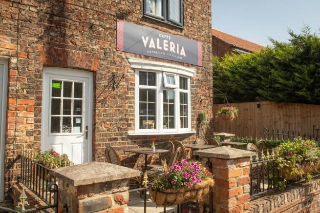 3 bed Semi-Detached for sale Image 10