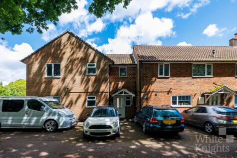 Holly Court, Hollybush Lane, Burghfield Common, Reading, Berkshire, RG7 3JR