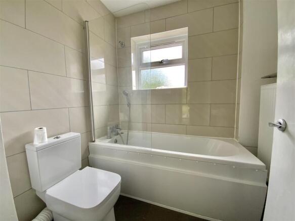 Bathroom (Ground Floor)