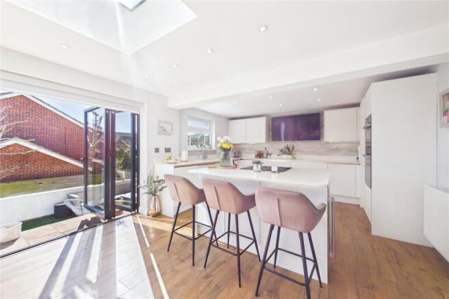 The Knoll, Tilehurst, Reading, RG31 photo 4