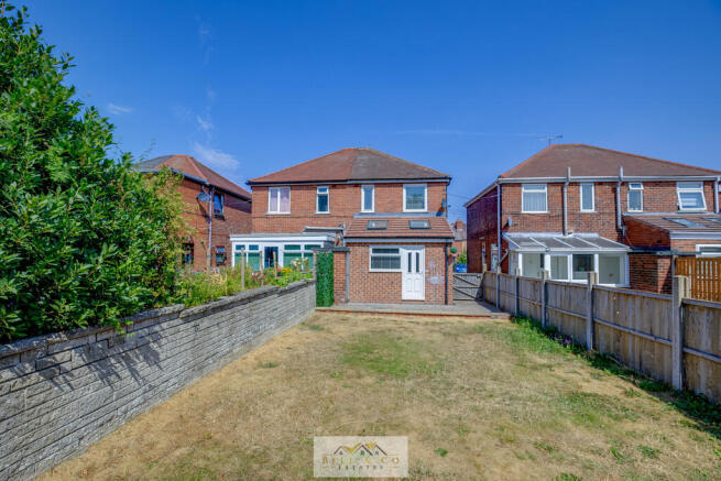 2 bed Semi-Detached for sale Image 11