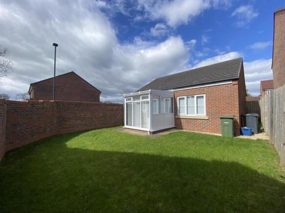2 bed Detached Bungalow to rent Image 8