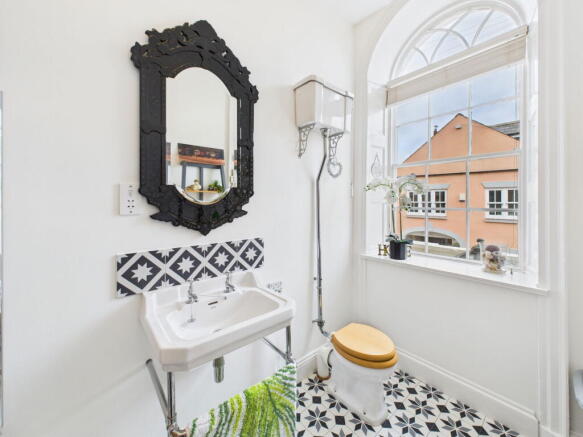 2 bed Apartment for sale Image 7