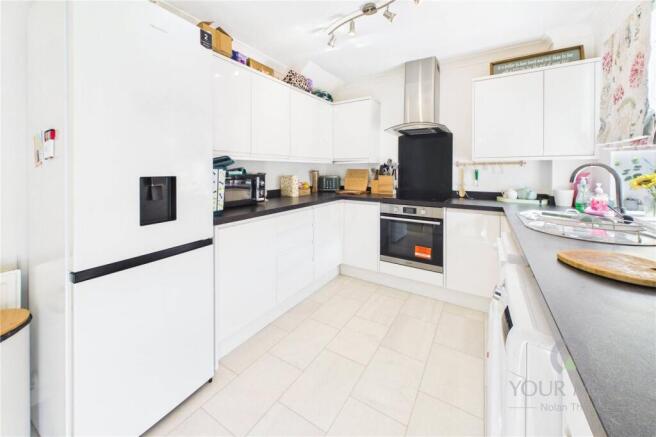 Valley Rise, Desborough, Kettering, Northamptonshire, NN14 photo 4