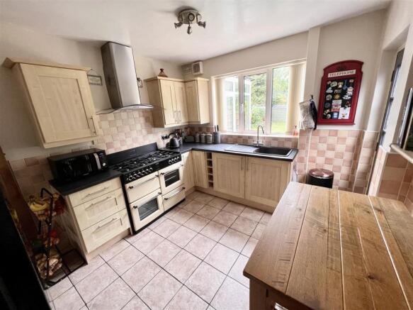 SHR40 Kitchen1.jpg