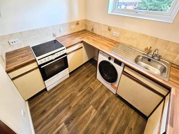 Whites-Rise-Irthlingborough-One-Bedroom-Newly-Refu