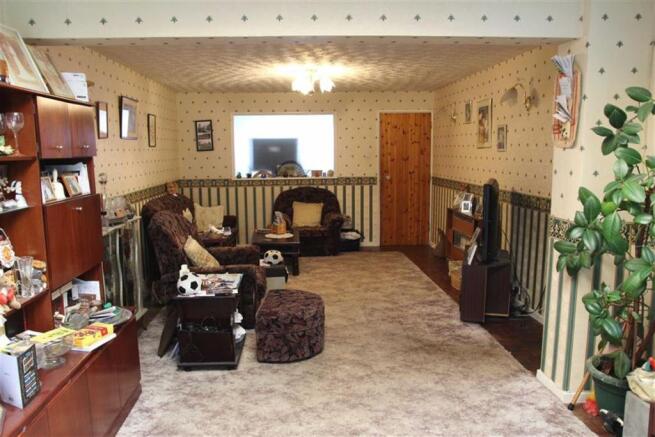 LOUNGE: