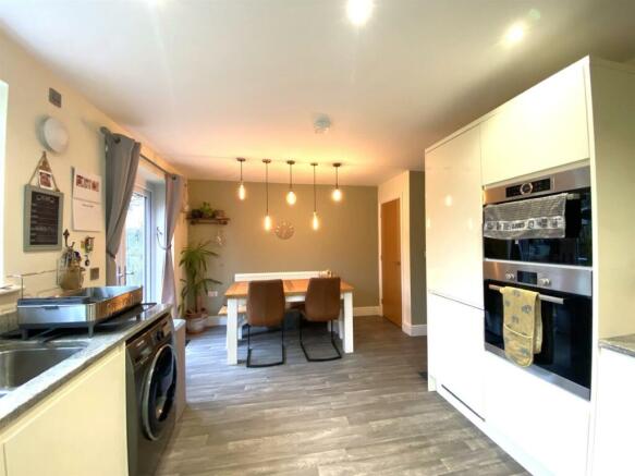 Dining area.jpg