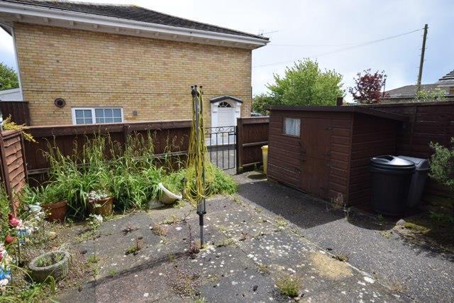 REAR GARDEN.JPG