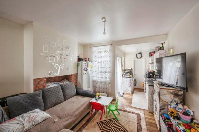 2 bed Terraced for sale Image 6