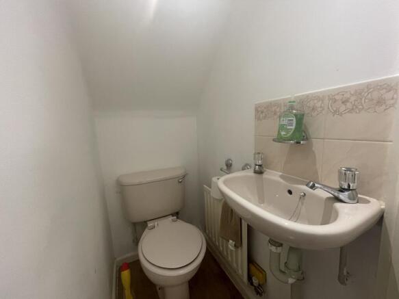 Cloakroom/wc