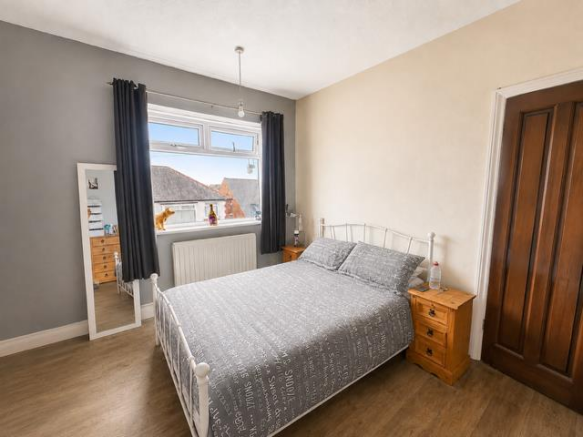 3 bed House for sale Image 4