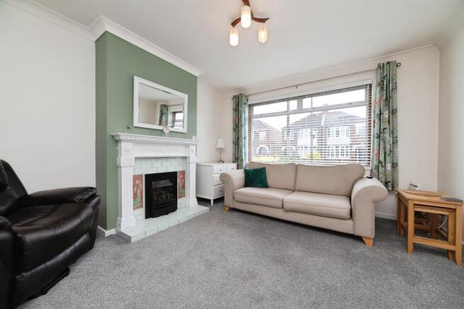 3 bed Semi-Detached for sale Image 4