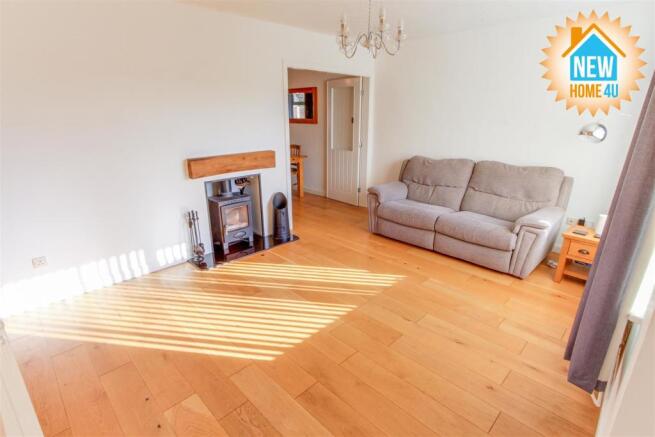 LIVING ROOM: